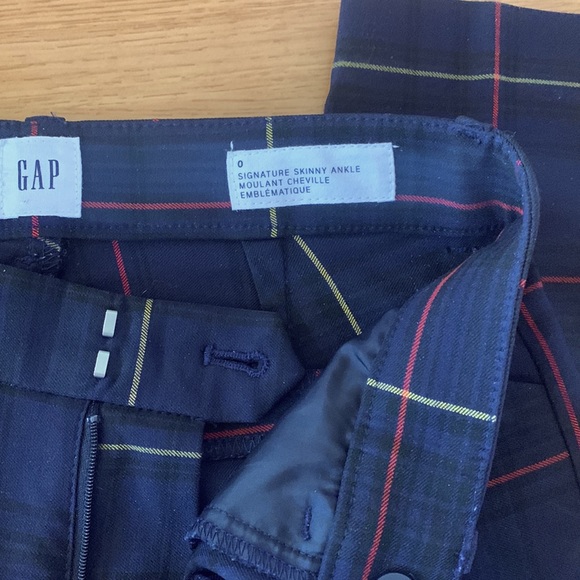 Cute plaid pants, GAP, size 0 - Picture 4 of 4